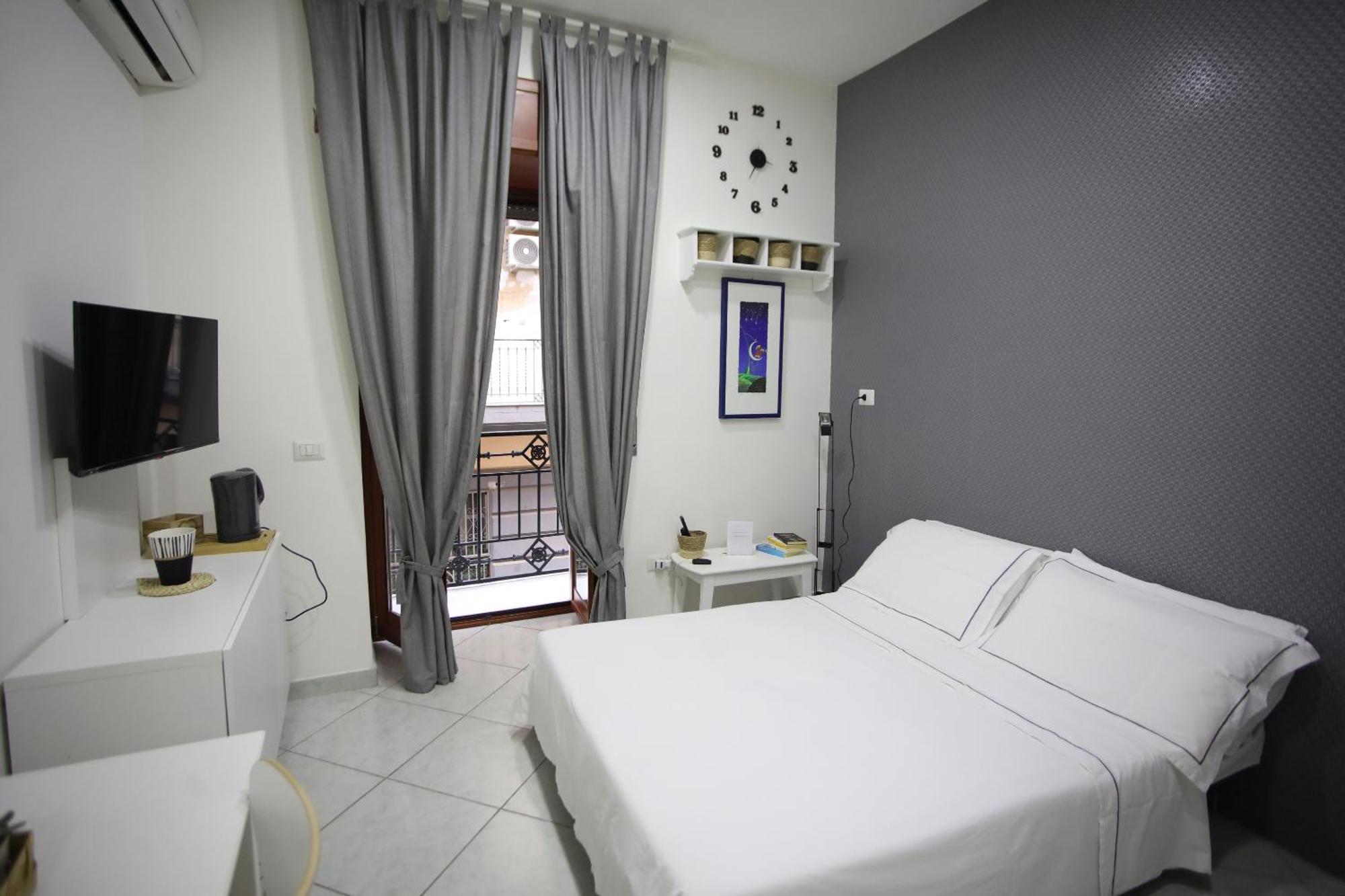 La Casa Sulla Nuvola Duomo Centro Storico Di Napoli Apartment Exterior photo